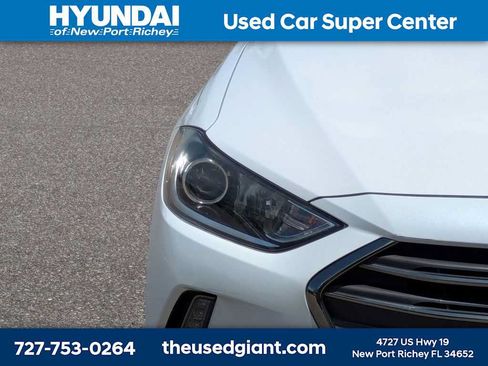 Used 2018 Hyundai Elantra Limited FWD image 9