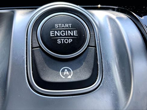 Used 2023 Mercedes-Benz GLB 250 image 33