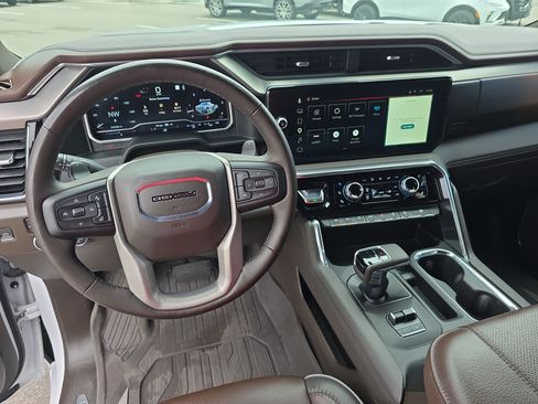 Used 2023 GMC Sierra 1500 Denali AWD/4WD image 15
