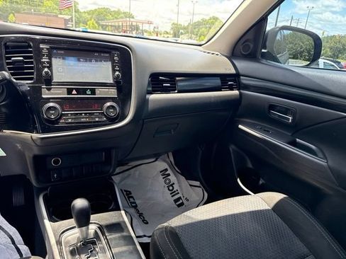 Used 2019 Mitsubishi Outlander ES FWD image 22