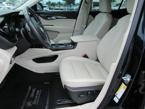 Used 2021 Buick Envision Essence w/ Technology Package I FWD image 18