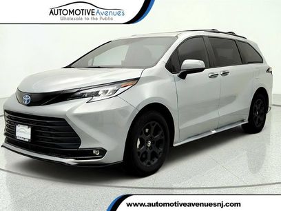 Used 2025 Toyota Sienna XLE Woodland Edition
