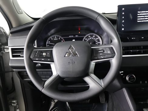 New 2026 Mitsubishi Outlander ES image 35