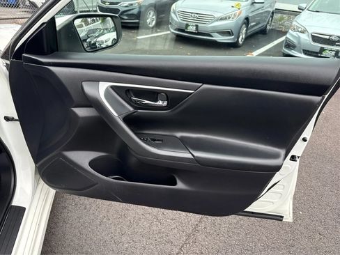 Used 2017 Nissan Altima 2.5 S w/ Power Driver Seat Package FWD image 20