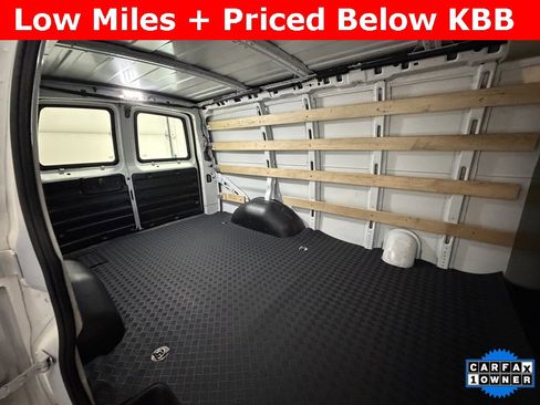 Used 2024 GMC Savana 2500 Work Van 3D Cargo Van w/ Driver Convenience Package image 18