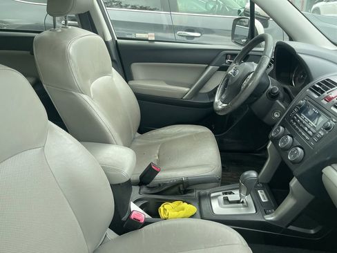 Used 2015 Subaru Forester 2.5i Limited AWD/4WD image 6
