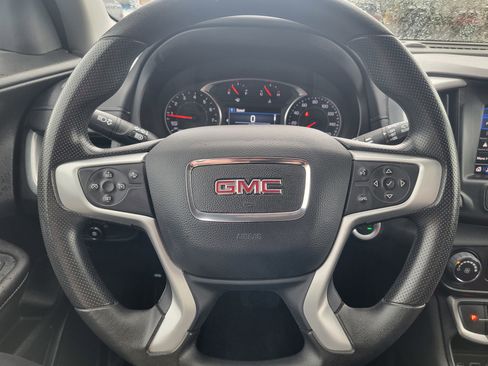 Used 2024 GMC Terrain SLE AWD/4WD image 8