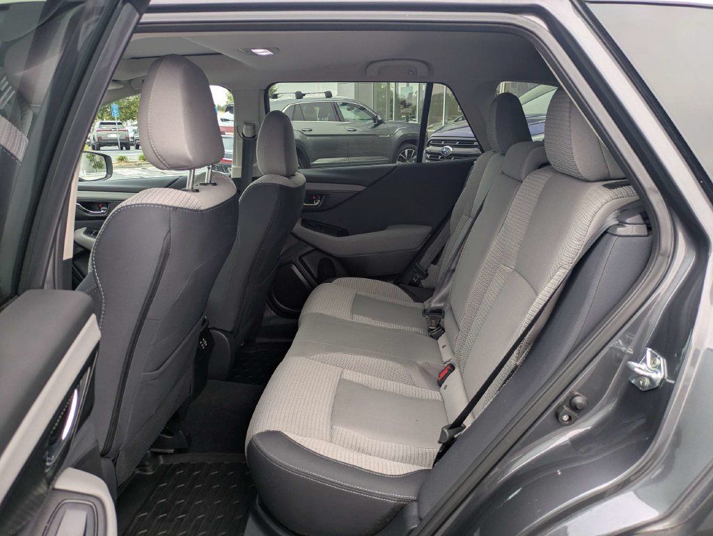 Certified 2025 Subaru Outback Premium AWD/4WD image 16