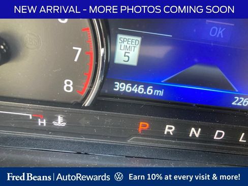 Used 2022 Ford Explorer XLT w/ Equipment Group 202A AWD/4WD image 15