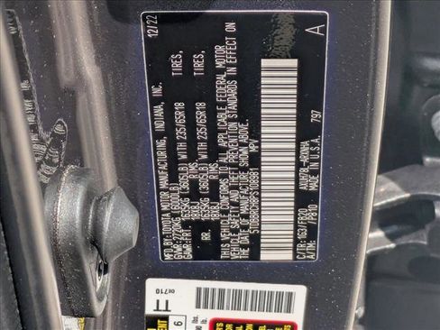 Used 2023 Toyota Highlander LE image 17