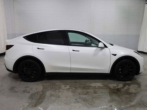 Used 2020 Tesla Model Y Long Range image 10