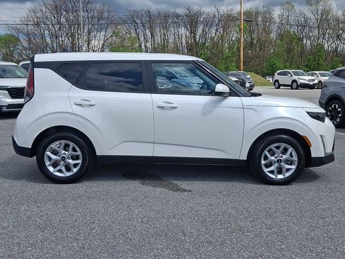 Used 2025 Kia Soul LX w/ LX Technology Package image 7