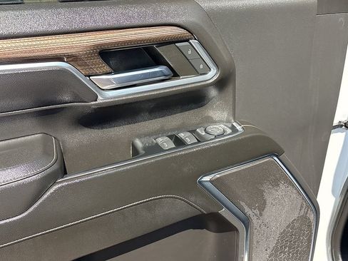Used 2024 Chevrolet Silverado 2500 LT AWD/4WD image 18