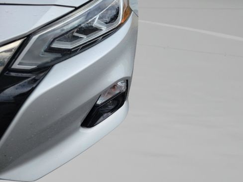 Used 2019 Nissan Altima 2.5 SR w/ SR Premium Package image 8