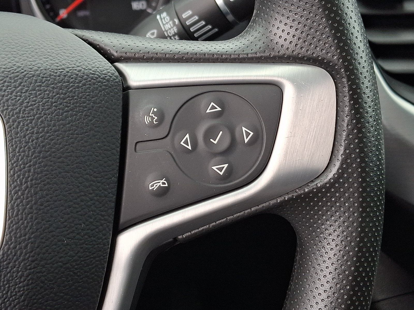 Used 2023 GMC Acadia SLE w/ Driver Convenience Package FWD image 24