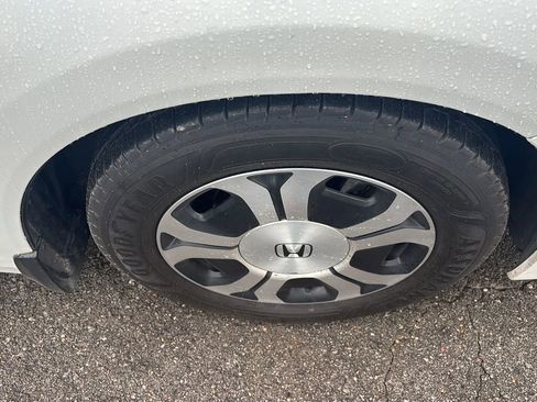 Used 2013 Honda Civic Hybrid Sedan image 24