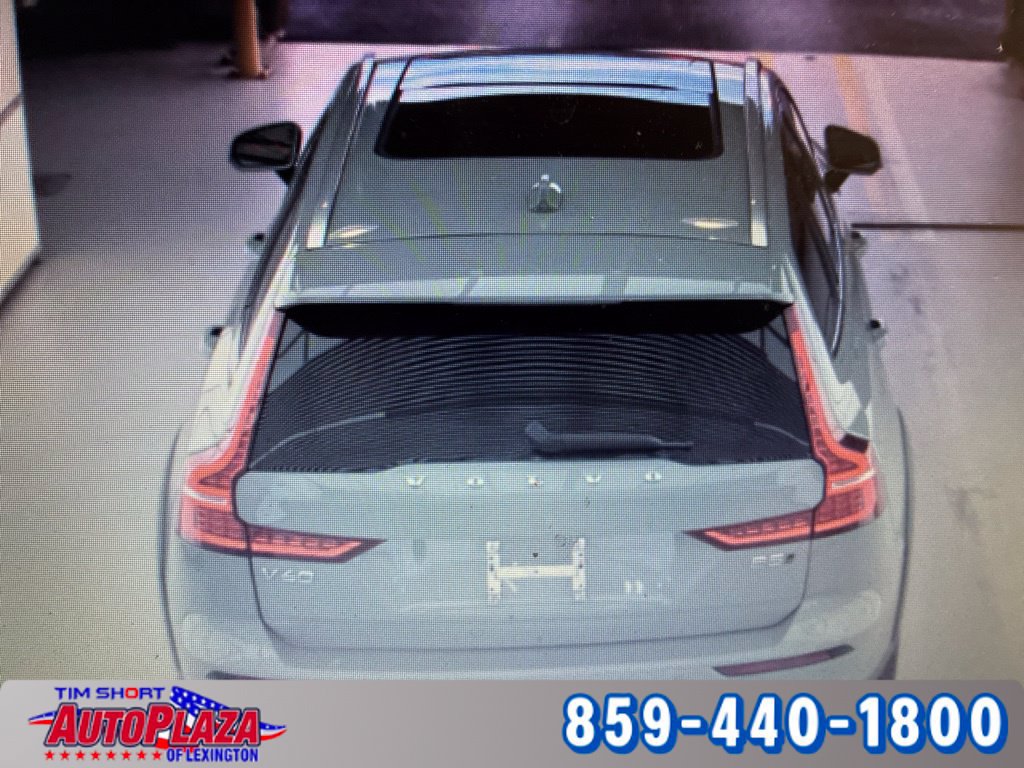 Used 2025 Volvo V60 B5 Cross Country Plus AWD/4WD image 3