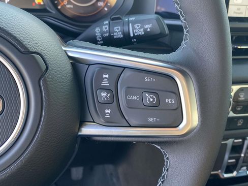 New 2026 Jeep Wrangler Unlimited Sahara AWD/4WD image 20