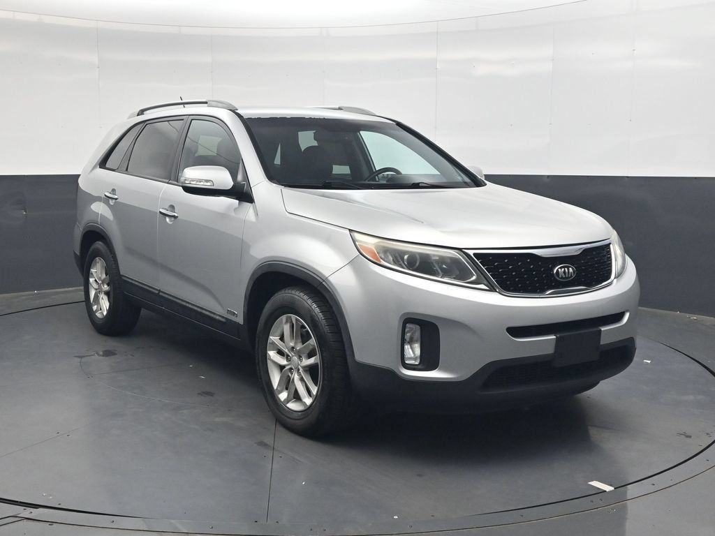 Used 2015 Kia Sorento LX AWD/4WD image 2