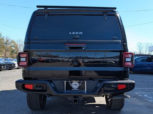 Used 2021 Jeep Gladiator Overland AWD/4WD image 9