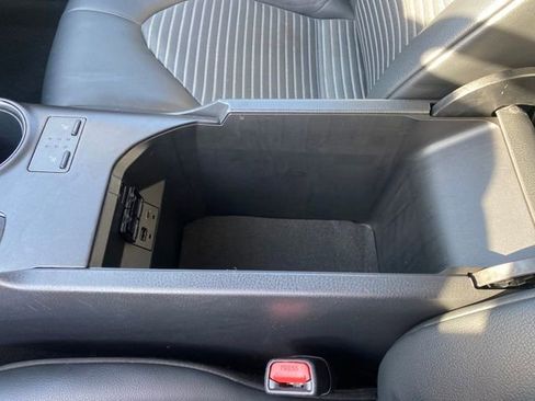 Used 2023 Toyota Camry SE image 13