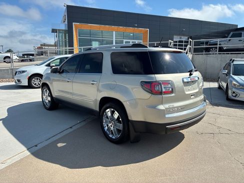Used 2017 GMC Acadia Limited SLT AWD/4WD image 3