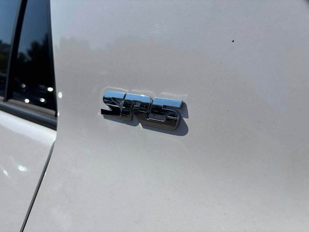 Used 2020 Toyota 4Runner SR5 Premium w/ Moonroof Package RWD image 16