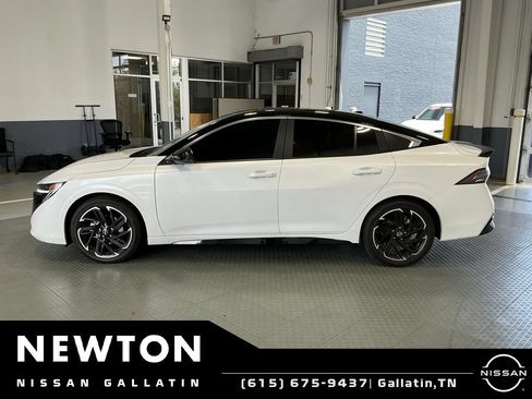 Used 2026 Nissan Sentra SR w/ SR All Weather Package FWD image 4