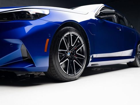 Used 2025 BMW M5 image 79