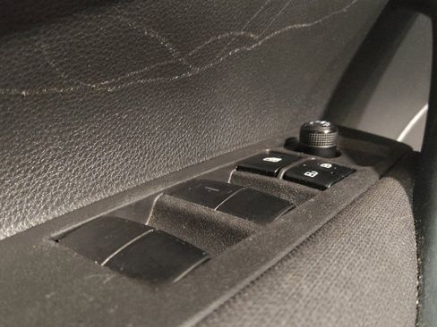Used 2022 Toyota Corolla LE FWD image 27