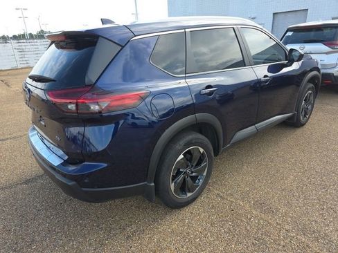 Used 2024 Nissan Rogue SV w/ SV Premium Package FWD image 9