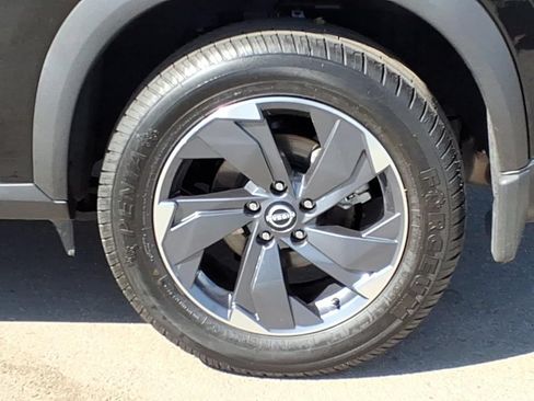 Certified 2025 Nissan Rogue SV FWD image 7