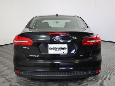 Used 2017 Ford Focus SE FWD image 3