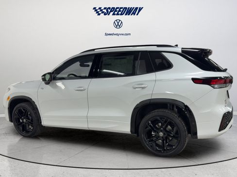 New 2026 Volkswagen Tiguan SE R-Line AWD/4WD image 8