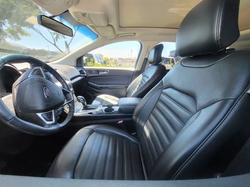 Used 2017 Ford Edge SEL w/ Equipment Group 201A AWD/4WD image 4