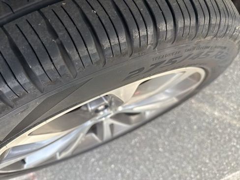 Used 2025 Ford Explorer Platinum w/ Ultimate Package image 7