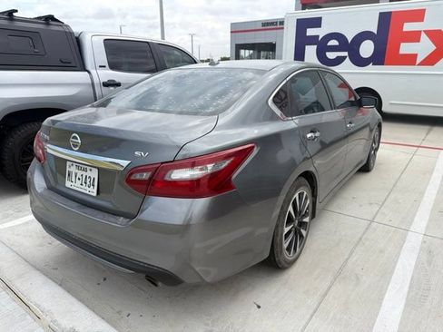 Used 2018 Nissan Altima 2.5 SV FWD image 8
