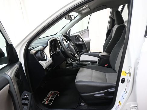 Used 2015 Toyota RAV4 LE AWD/4WD image 6