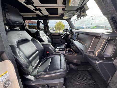 Certified 2025 Ford Bronco Badlands AWD/4WD image 18