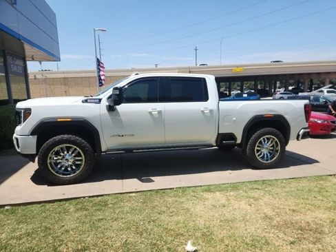 Used 2022 GMC Sierra 2500 AT4 w/ AT4 Premium Plus Package AWD/4WD image 6