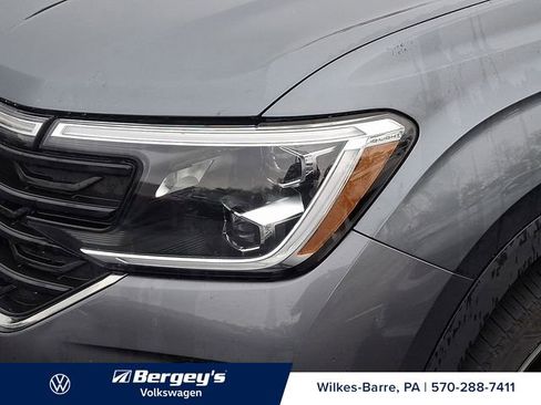 Used 2024 Volkswagen Atlas SEL Premium R-Line AWD/4WD image 10