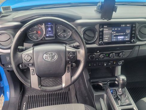 Used 2020 Toyota Tacoma TRD Sport w/ Technology Package AWD/4WD image 15