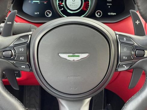Used 2021 Aston Martin V8 Vantage Roadster image 20
