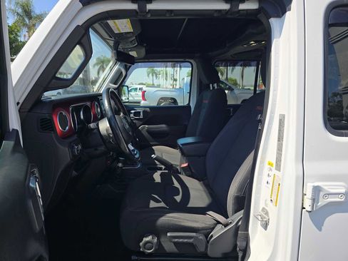 Used 2020 Jeep Gladiator Rubicon AWD/4WD image 20
