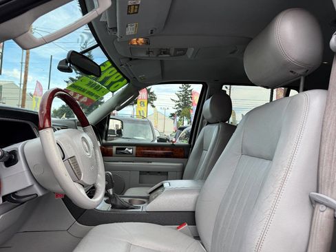 Used 2004 Lincoln Navigator Luxury image 15
