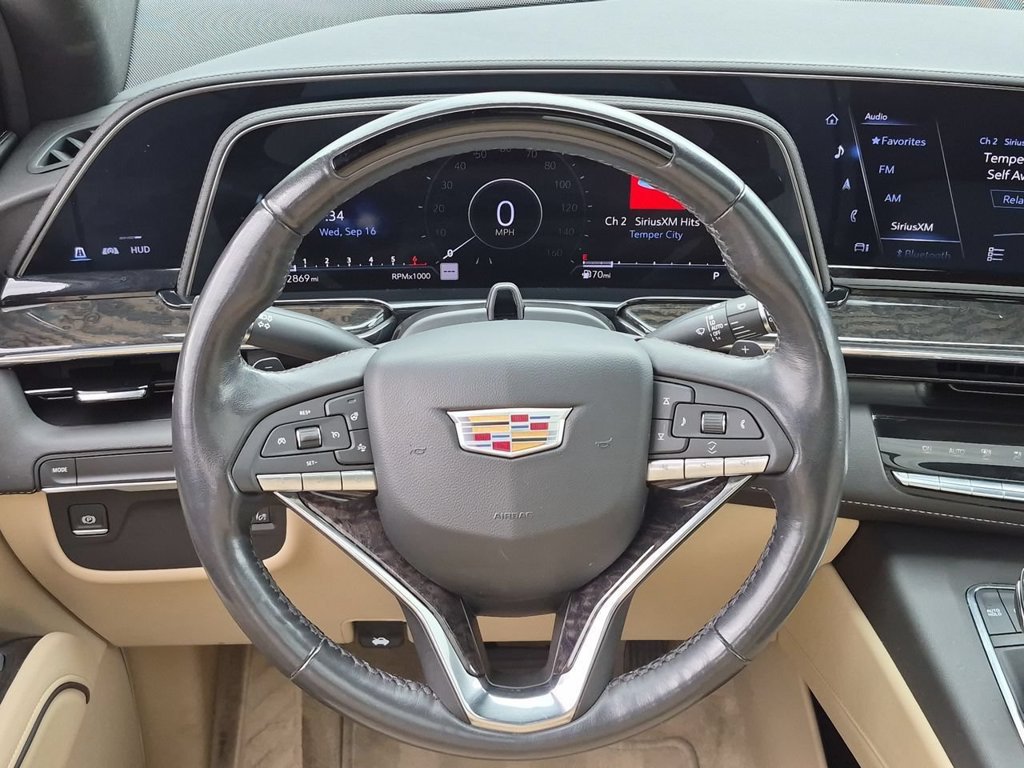 Used 2024 Cadillac Escalade Premium Luxury RWD image 11