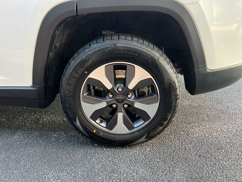 Used 2022 Jeep Grand Cherokee Limited 4xe image 8