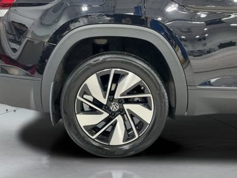 Used 2024 Volkswagen Atlas SE w/ Panoramic Sunroof Package AWD/4WD image 25