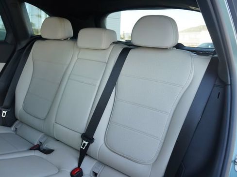 Used 2026 Mercedes-Benz GLC 300 image 25