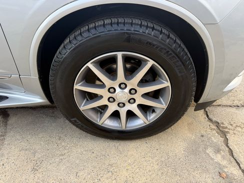 Used 2015 Buick Enclave Leather image 10